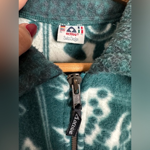 Vintage Aztec Print Oversized Zip Up Jacket. Size XL - Picture 9 of 10